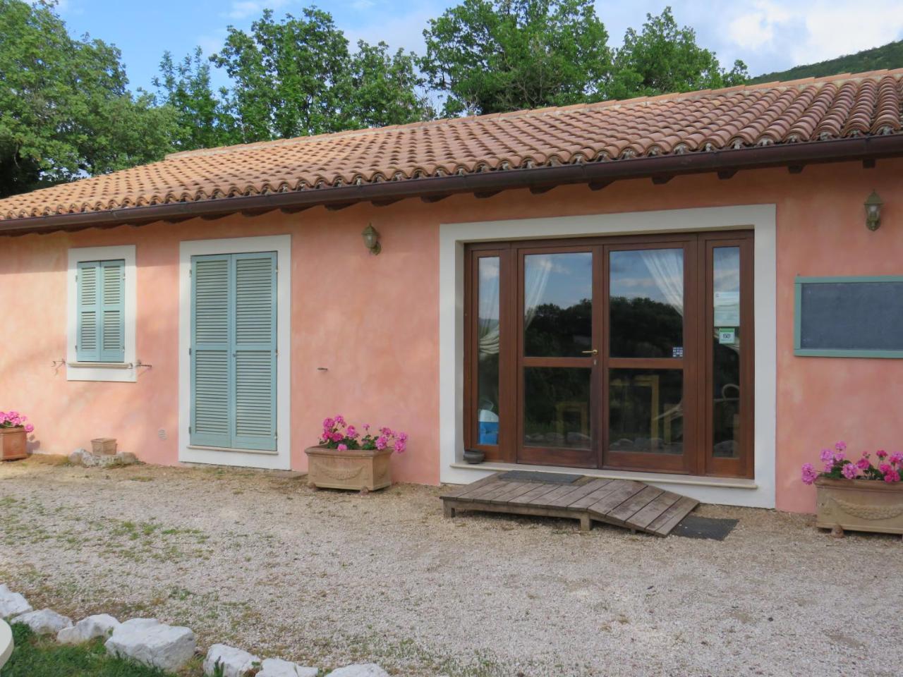 Agriturismo San Martino Foligno Exterior photo